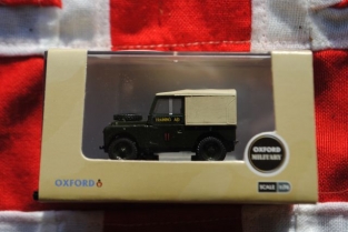 76LAN188022 Land Rover 1 88' Canvas 